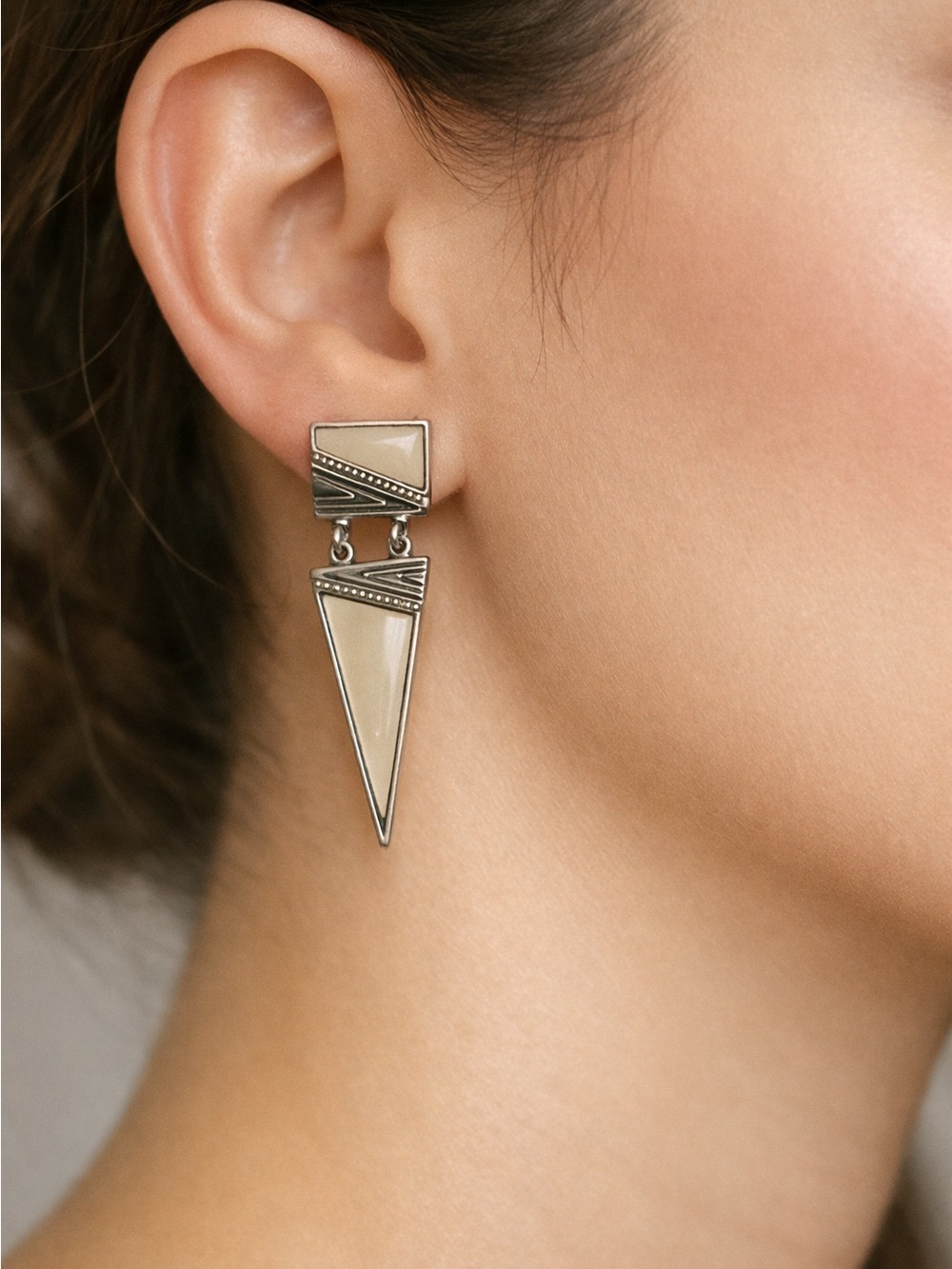 Auri Vintage Avant-Garde Mother of Pearl Geometric Dangle Drop Post Earrings